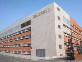 Foto Fachada HLA Universitario Moncloa - Foto esquina